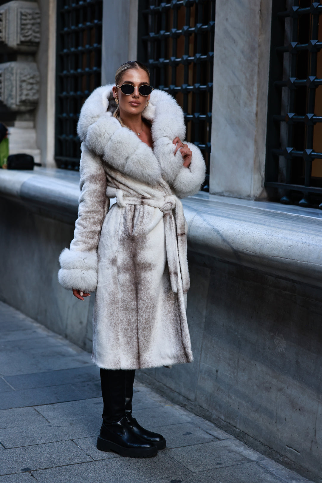 Algora coat white