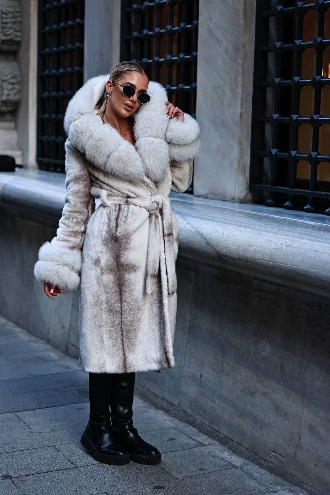 Algora coat white