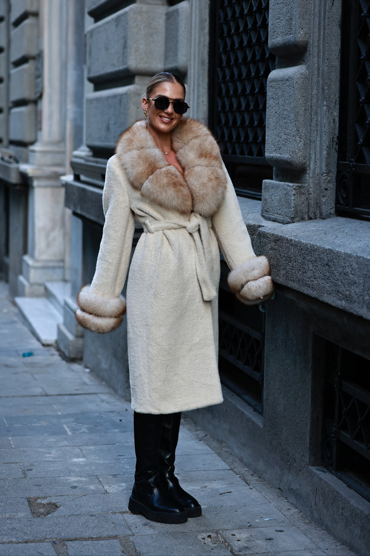 Lucis beige coat