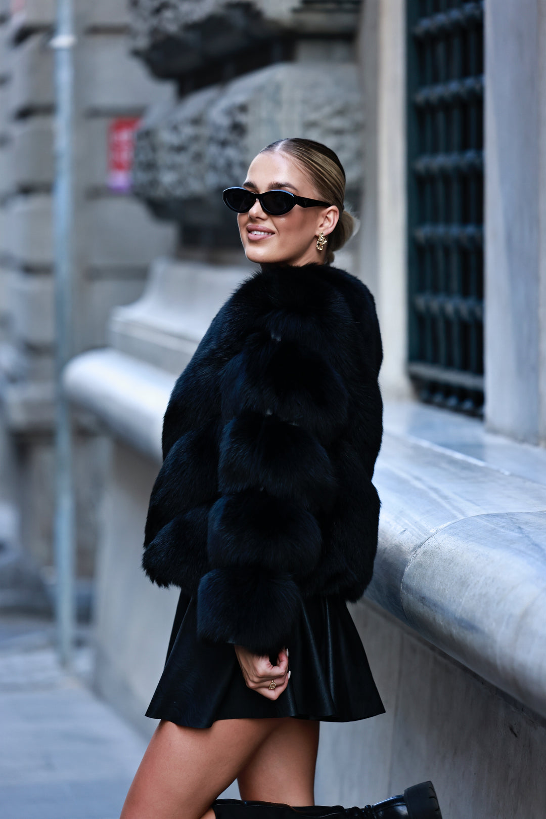 Fur coat Gloris black