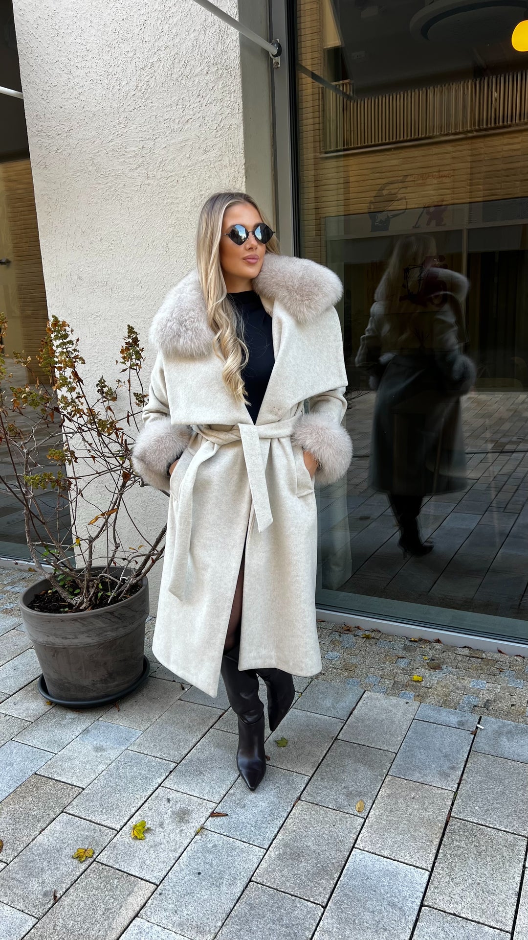 Milky Laria coat