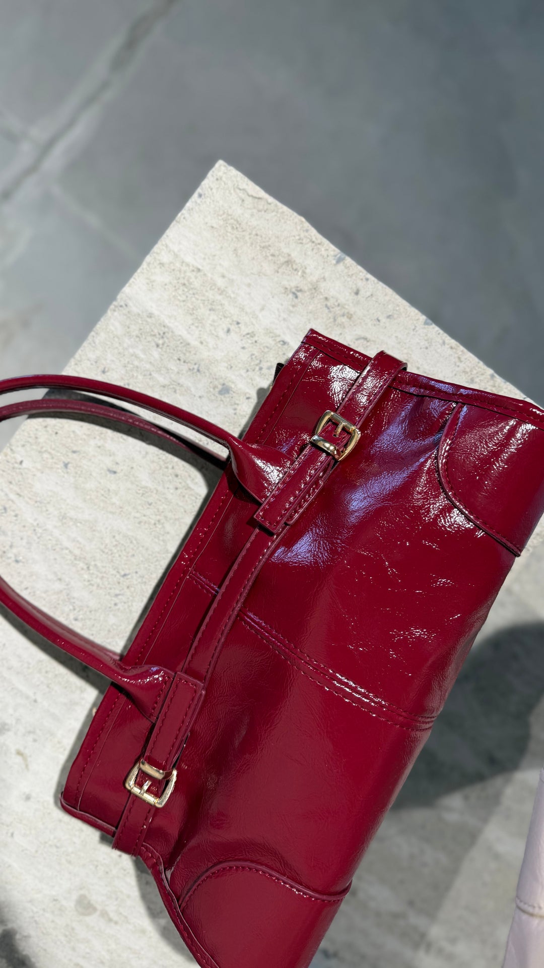 Holler handbag burgundy