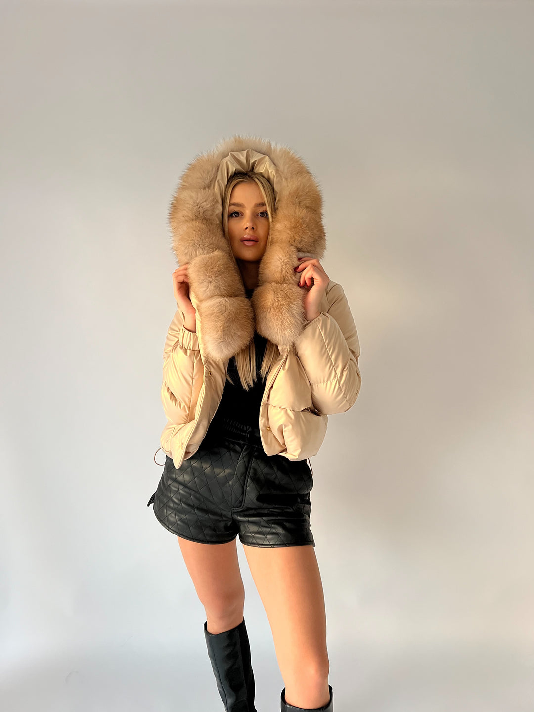 Pearlescent jacket shine beige